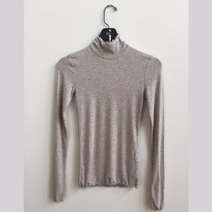 Aritzia Wilfred Long Sleeve Layering Top